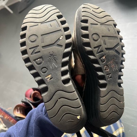 Fly London Ylva Lace Up Silver Metallic Sandals, size 37 - Picture 2 of 7